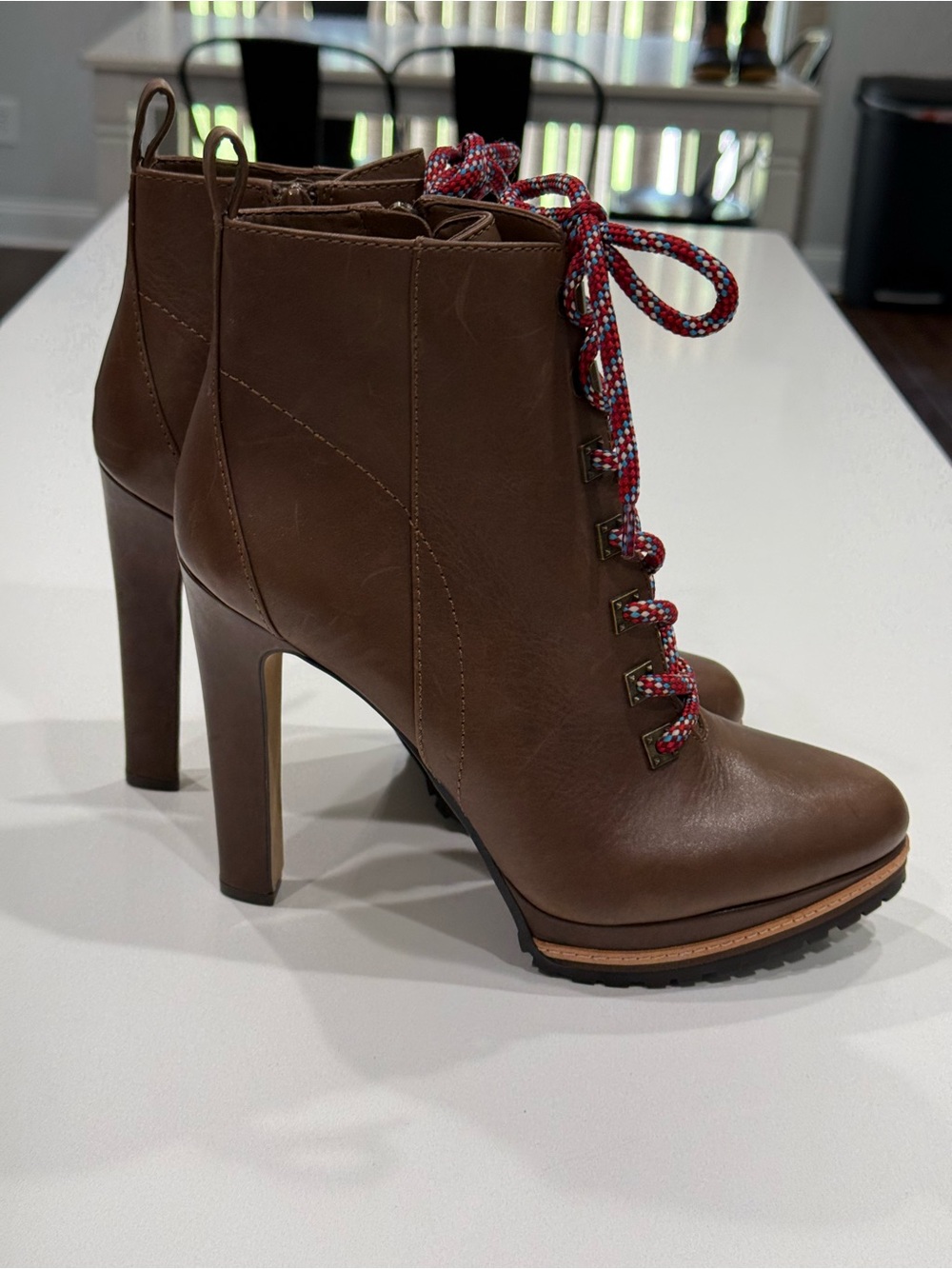 Gianni Bini Women’s Brown Leather Lace-Up Ankle Boots  US 9M